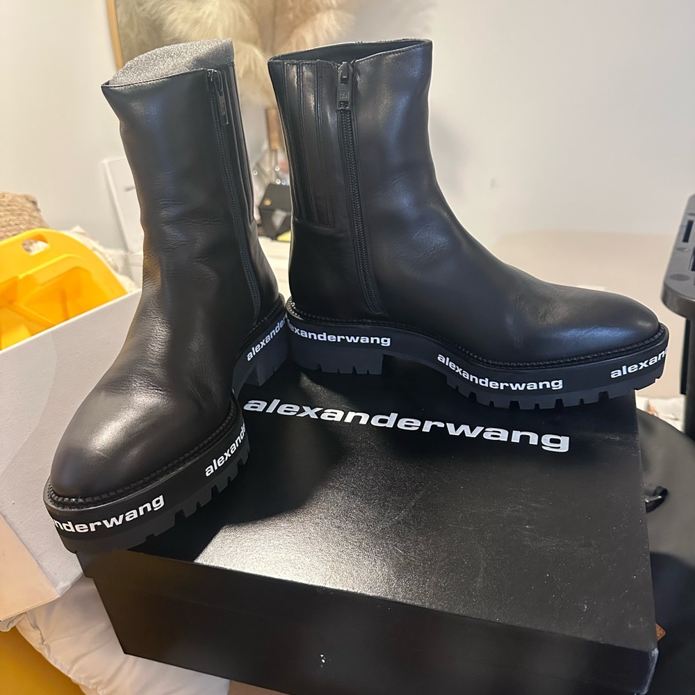 Alexander Wang Women’s Sanford Ankle Logo Print Boots - Picture 4 of 5